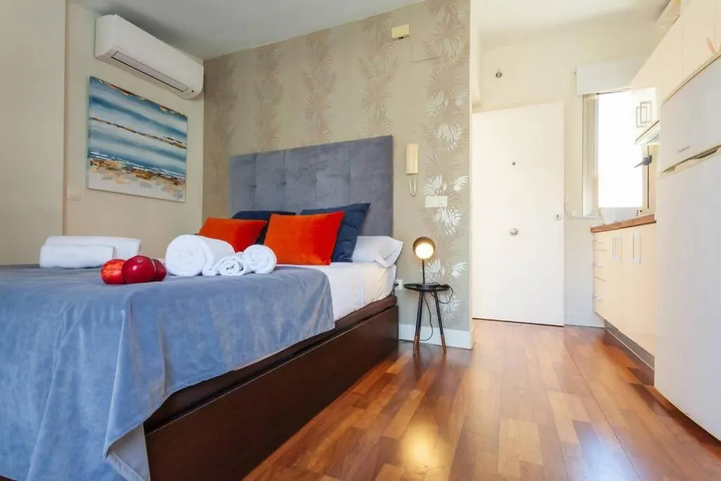 Apartamento Precioso Ático con terraza centro Historico Málaga 0*,  España